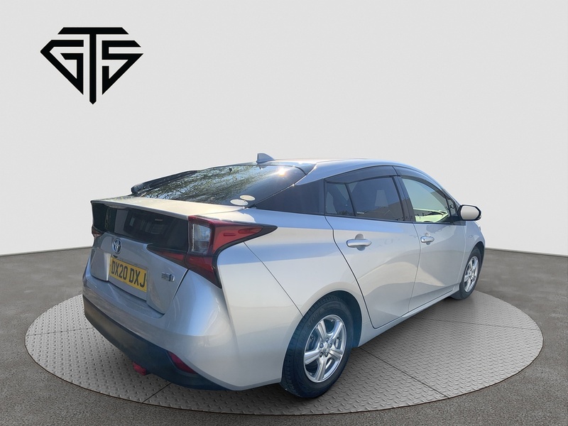 Toyota Prius S - U8033