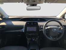 Toyota Prius S - U8033