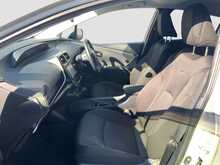 Toyota Prius S - U8033