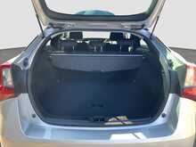 Toyota Prius S - U8033