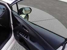 Toyota Prius S - U8036