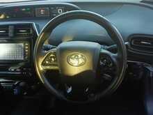 Toyota Prius S - U8037
