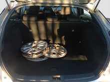 Toyota Prius S - U8037