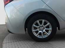 Toyota Prius S - U8037