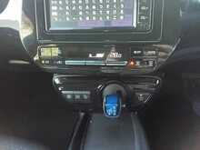 Toyota Prius S - U8037