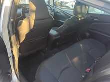 Toyota Prius S - U8037