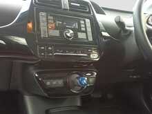 Toyota Prius S - U8038