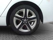 Toyota Prius S - U8038