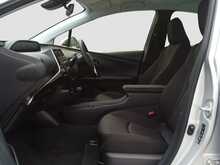 Toyota Prius S - U8038