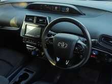 Toyota Prius S - U8039