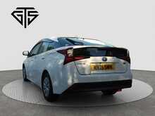 Toyota Prius S - U8039