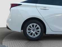 Toyota Prius S - U8039