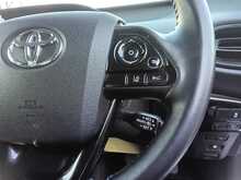 Toyota Prius S - U8039