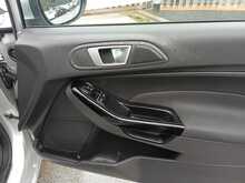 Ford Fiesta T EcoBoost Titanium - U8057