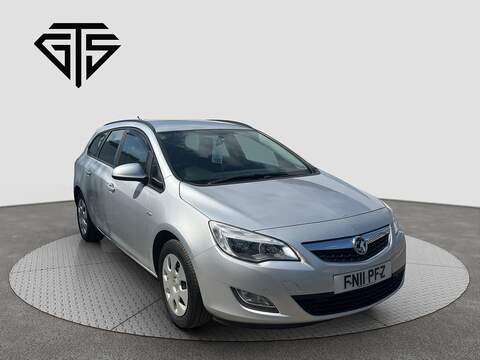 Vauxhall Astra 1.6 CDTi ecoTEC BlueInjection Tech Line Nav Sports Tourer 5dr Diesel Manual Euro 6 (s/s) (110 ps)