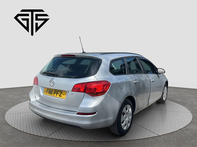 Vauxhall Astra Exclusiv - U8067