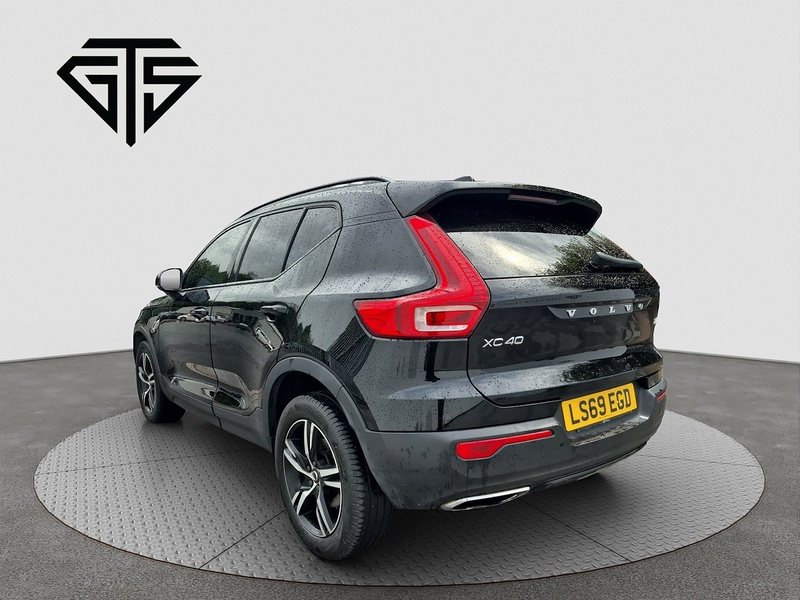 Volvo XC40 T4 R-Design - U8068