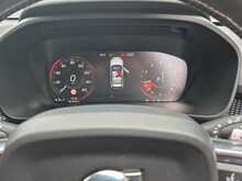 Volvo XC40 T4 R-Design - U8068