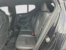Volvo XC40 T4 R-Design - U8068