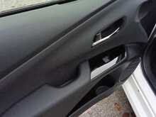 Toyota Prius S - U8083