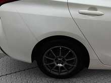 Toyota Prius S - U8083