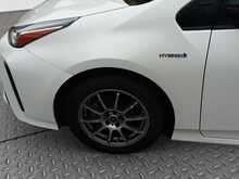 Toyota Prius S - U8083