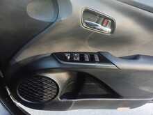 Toyota Prius S - U8084