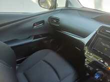 Toyota Prius S - U8084