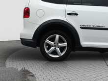 Volkswagen GOLF TOURAN Cross Touran - U8085