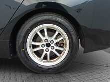 Toyota Prius S - U8089