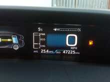 Toyota Prius S - U8089