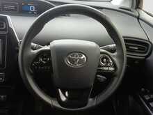 Toyota Prius S - U8093