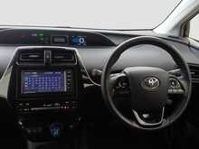 Toyota Prius S - U8093