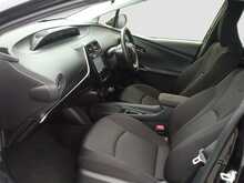 Toyota Prius S - U8093