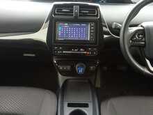 Toyota Prius S - U8093