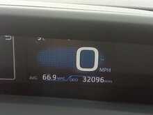 Toyota Prius S - U8093