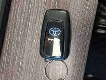 Toyota Prius S - U8093