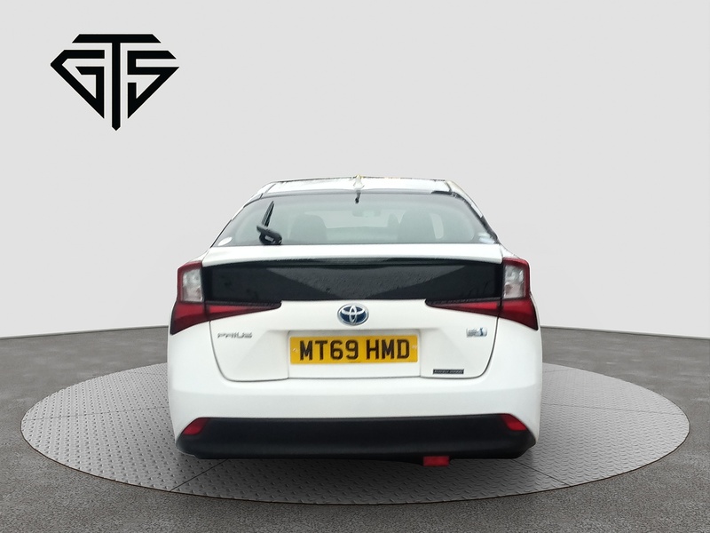 Toyota Prius S - U8094