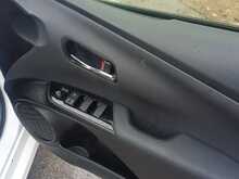 Toyota Prius S - U8094