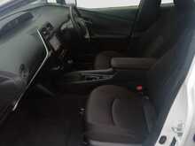 Toyota Prius S - U8094