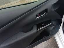 Toyota Prius S - U8094