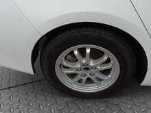 Toyota Prius S - U8094