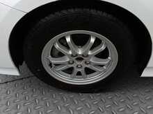 Toyota Prius S - U8094