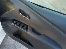 Toyota Prius S - U8096