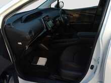Toyota Prius S - U8096