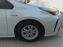 Toyota Prius S - U8096