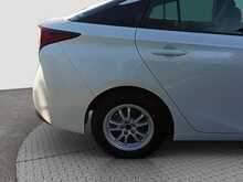 Toyota Prius S - U8096