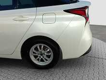 Toyota Prius S - U8096