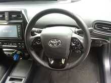 Toyota Prius S - U8098