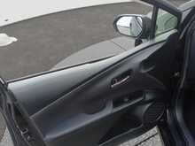Toyota Prius S - U8098
